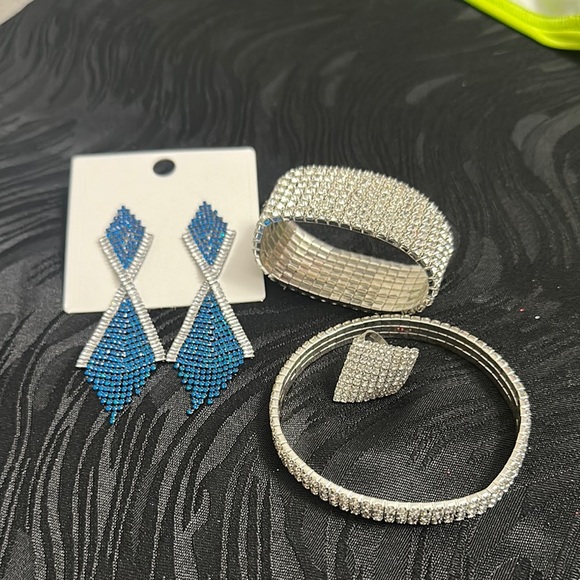 Elegant Silver and Blue Jewelry Set used on bikini competitions - Picture 1 of 1